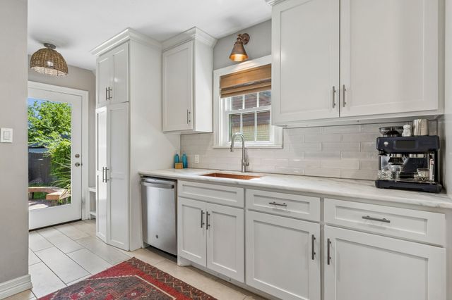 6038 Anita Street, Dallas, TX 75206