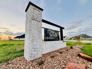 6354 Hunters Crossing Trail, Bryan, TX 77808