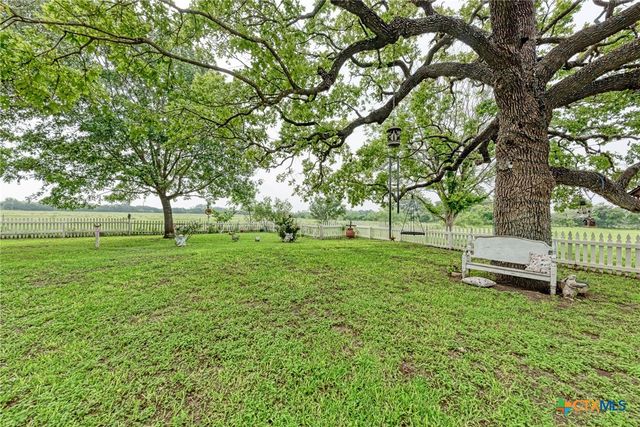 7800 County Road 210, Bertram, TX 78605