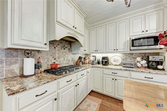 7800 County Road 210, Bertram, TX 78605