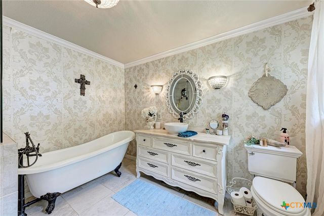 7800 County Road 210, Bertram, TX 78605