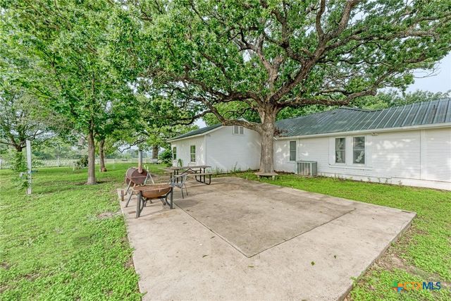 7800 County Road 210, Bertram, TX 78605