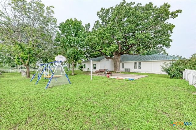 7800 County Road 210, Bertram, TX 78605