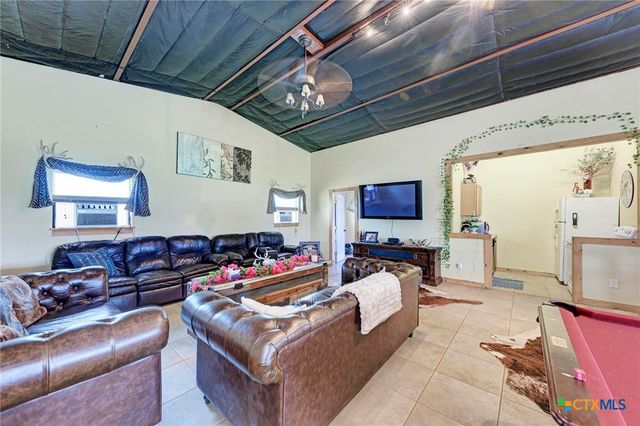 7800 County Road 210, Bertram, TX 78605