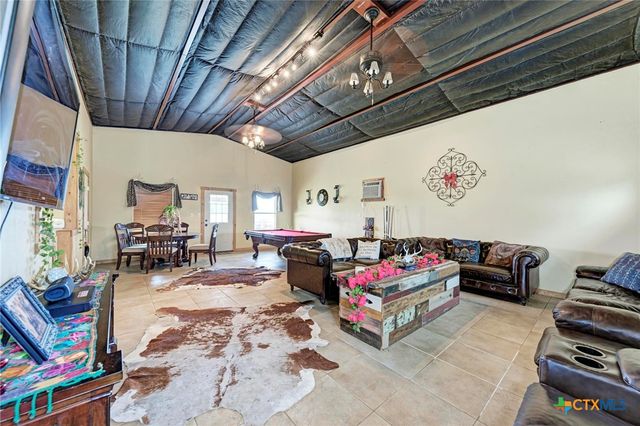 7800 County Road 210, Bertram, TX 78605