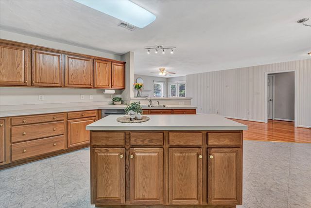 3516 Pinnacle Ridge RD NE, Roanoke, VA 24012
