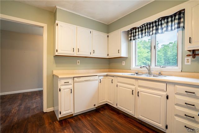 7488 East Street, Newport, NY 13416