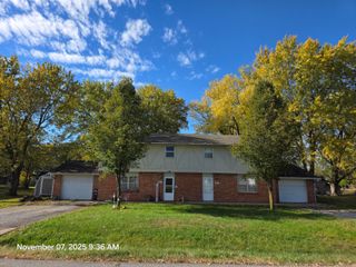4818 E SCHOONER RD, Columbia, MO 65201