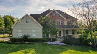 896 Black Walnut Drive, Sugar Grove, IL 60554