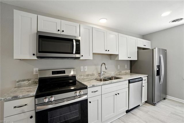 225 Knight ST, Suffolk, VA 23434