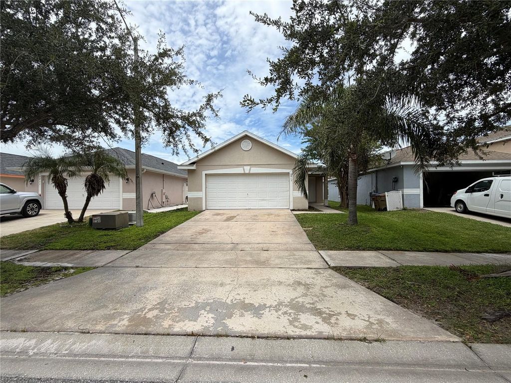 Image 1 of property listing at 2413 RUDDENSTONE WAY, Kissimmee, FL 34744