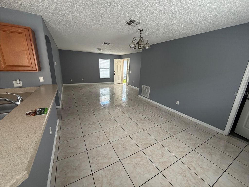 Image 12 of property listing at 2413 RUDDENSTONE WAY, Kissimmee, FL 34744