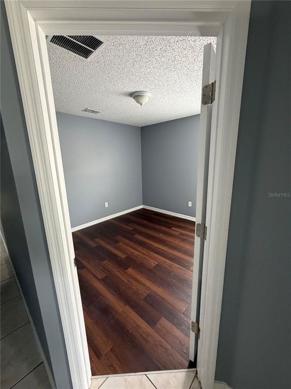Image 15 of property listing at 2413 RUDDENSTONE WAY, Kissimmee, FL 34744