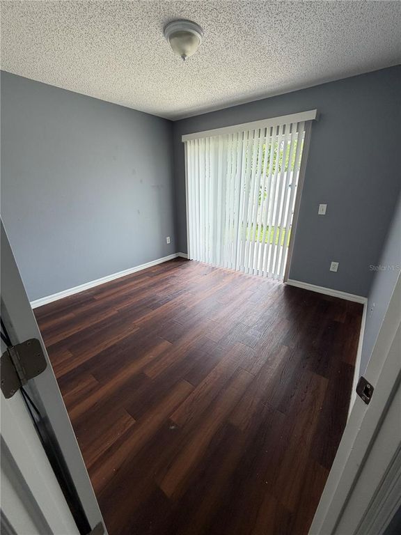 Image 18 of property listing at 2413 RUDDENSTONE WAY, Kissimmee, FL 34744