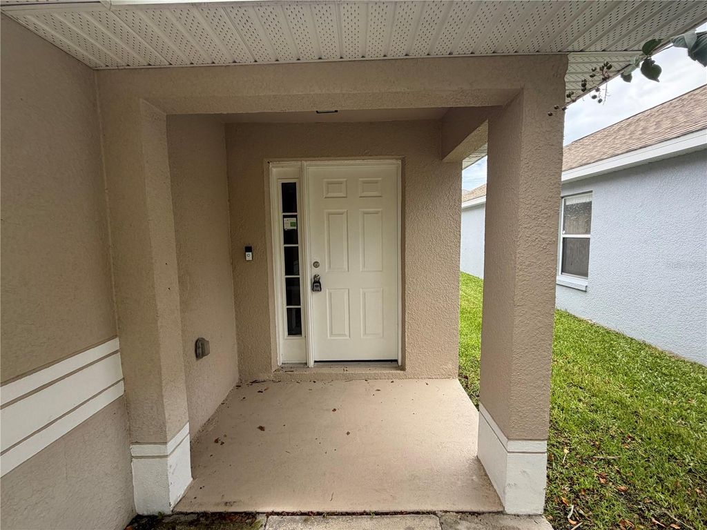 Image 3 of property listing at 2413 RUDDENSTONE WAY, Kissimmee, FL 34744
