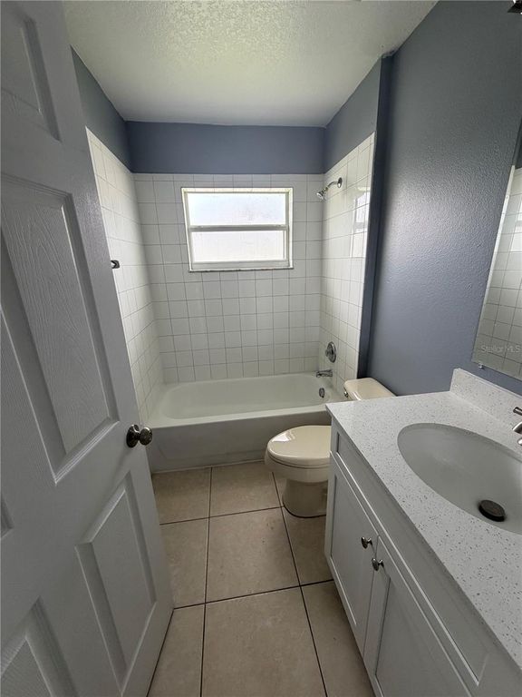 Image 26 of property listing at 2413 RUDDENSTONE WAY, Kissimmee, FL 34744