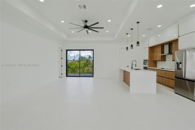 2834 NW 17th Place, Cape Coral, FL 33993