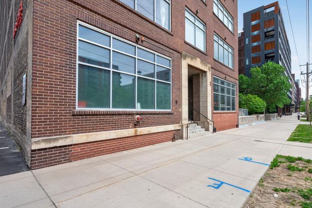 748 3rd Street N 105, Minneapolis, MN 55401
