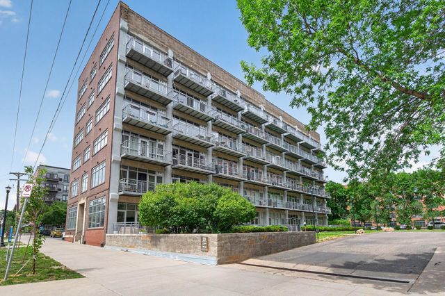 748 3rd Street N 105, Minneapolis, MN 55401