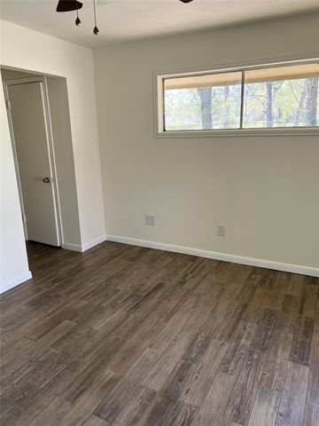 12203 Hickory Hollow Lane, Pinehurst, TX 77362