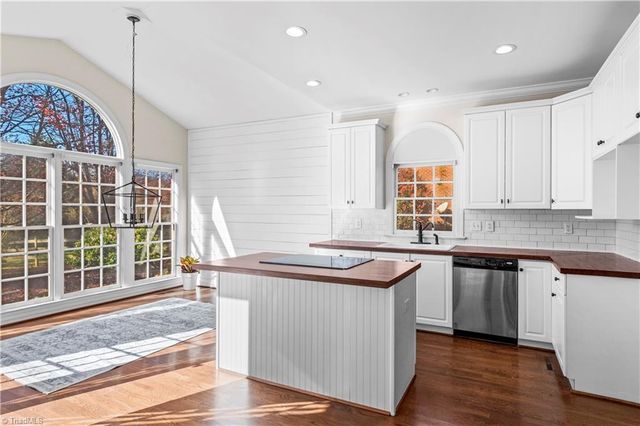 109 Isleworth Court, Advance, NC 27006