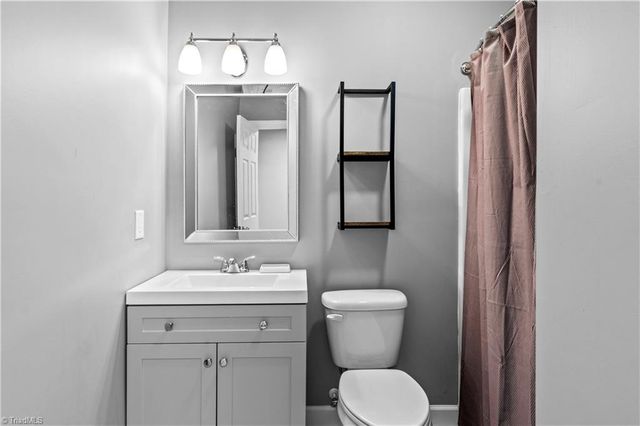 109 Isleworth Court, Advance, NC 27006