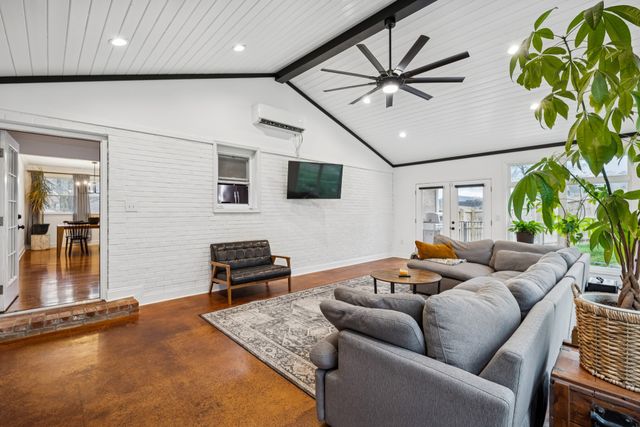 1285 Sandy Valley Rd, Hendersonville, TN 37075