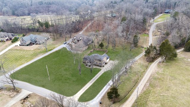 1285 Sandy Valley Rd, Hendersonville, TN 37075