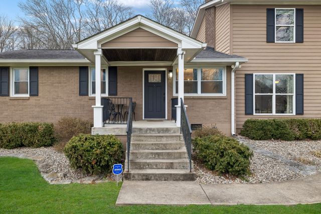 1285 Sandy Valley Rd, Hendersonville, TN 37075