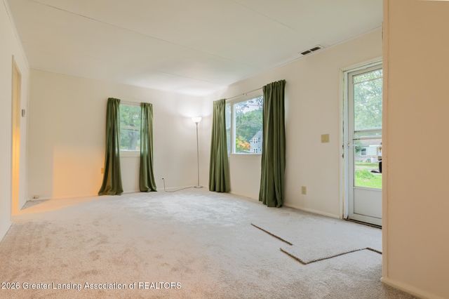 2104 Mary Avenue, Lansing, MI 48910