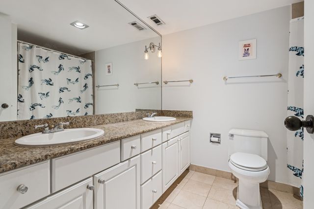 40 E Delaware Place 1502, Chicago, IL 60611