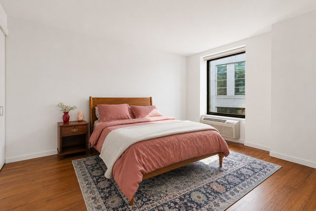 40 E Delaware Place 1502, Chicago, IL 60611
