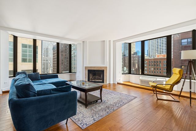 40 E Delaware Place 1502, Chicago, IL 60611