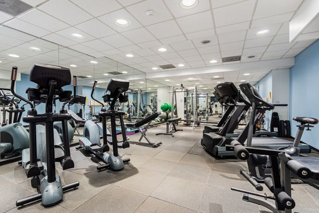 40 E Delaware Place 1502, Chicago, IL 60611