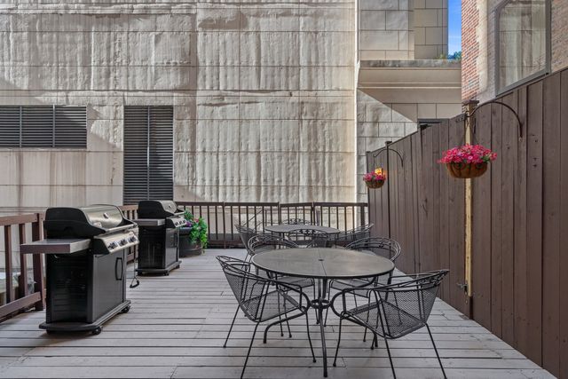 40 E Delaware Place 1502, Chicago, IL 60611