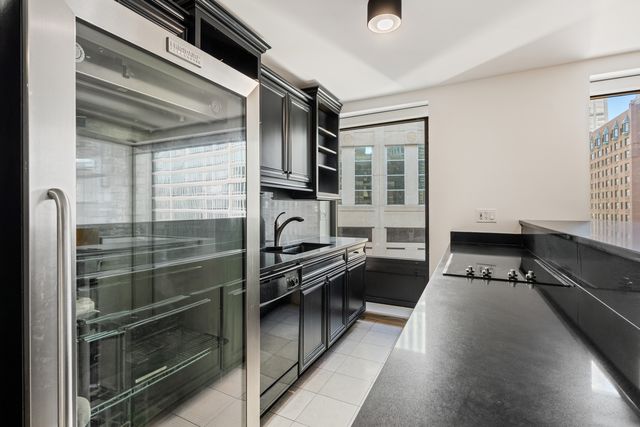 40 E Delaware Place 1502, Chicago, IL 60611