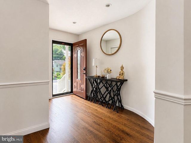 48 E LOGAN AVE, Glenolden, PA 19036