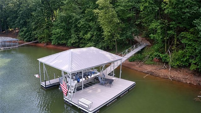 332 Two Rivers Drive, Westminster, SC 29693