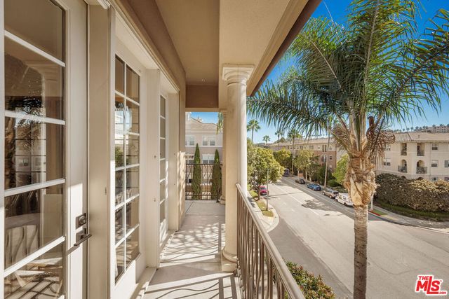 13173 Pacific 202, Playa Vista, CA 90094