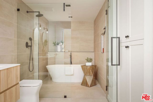 13173 Pacific 202, Playa Vista, CA 90094