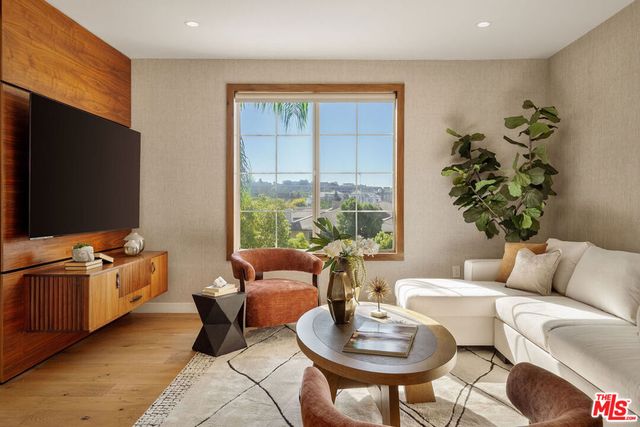 13173 Pacific 202, Playa Vista, CA 90094