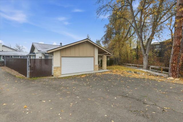 2613 Siskiyou Blvd Boulevard, Medford, OR 97504