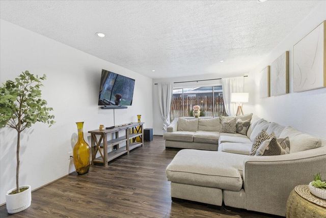 2613 Siskiyou Blvd Boulevard, Medford, OR 97504