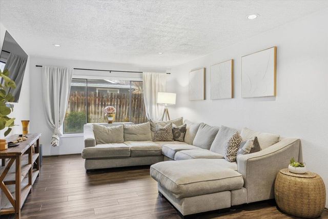 2613 Siskiyou Blvd Boulevard, Medford, OR 97504