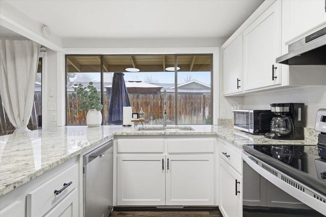 2613 Siskiyou Blvd Boulevard, Medford, OR 97504