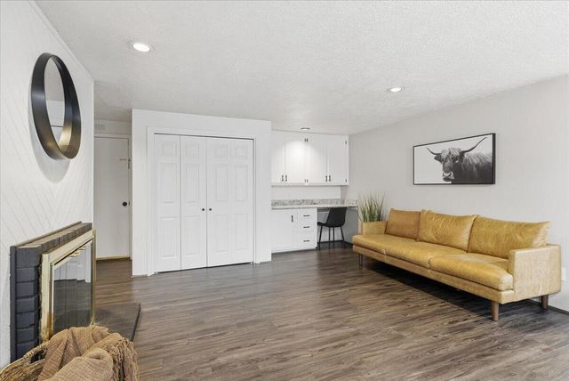 2613 Siskiyou Blvd Boulevard, Medford, OR 97504