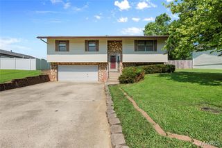 402 Oakwood Drive, Troy, IL 62294