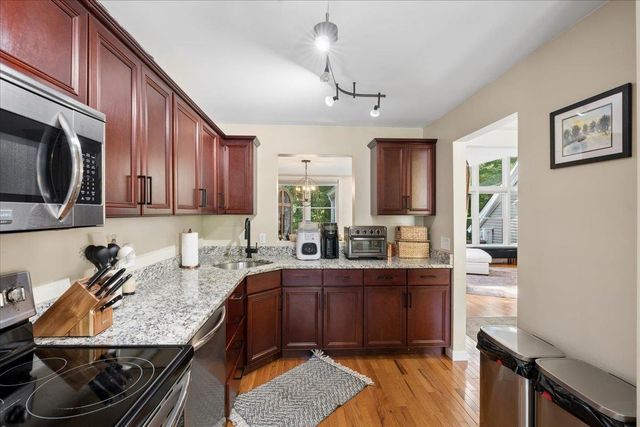 76 Cherry Hollow Road, Nashua, NH 03062