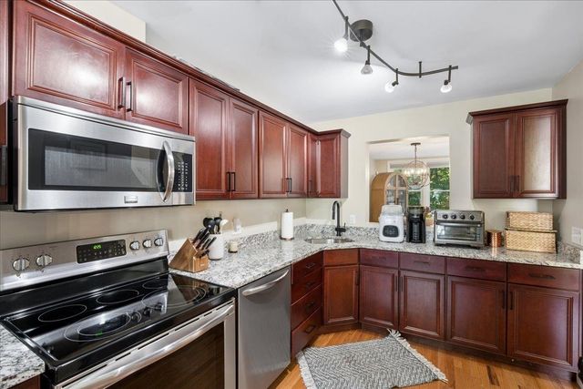 76 Cherry Hollow Road, Nashua, NH 03062