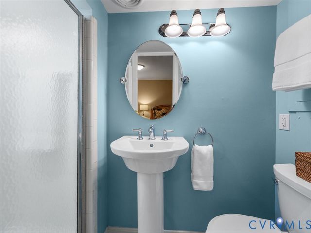 8101 Longwood Rd, Henrico, VA 23229